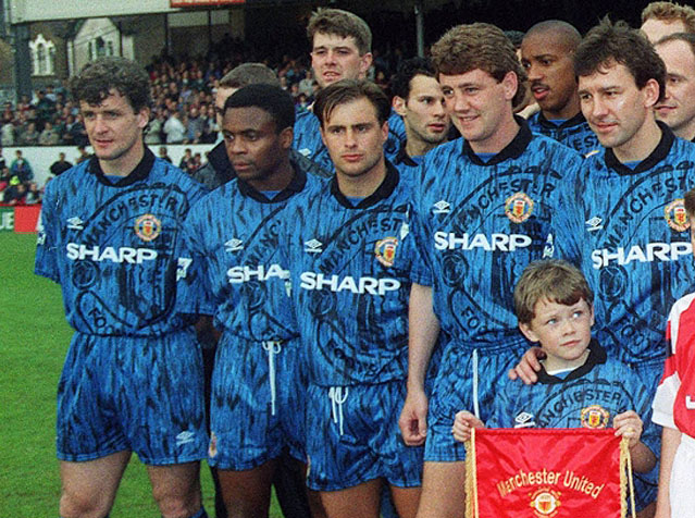 Выездная форма «Манчестер Юнайтед» сезона 1992-1993