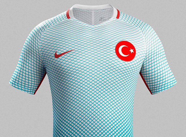 Гостевая форма сборной Турции 2016