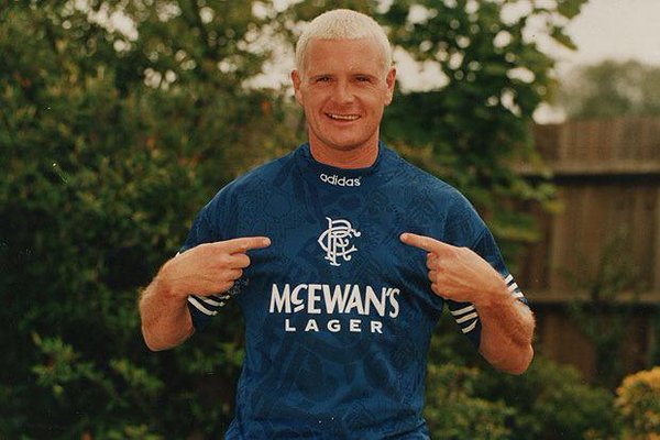 Paul Gascoigne joins Glasgow Rangers 1995