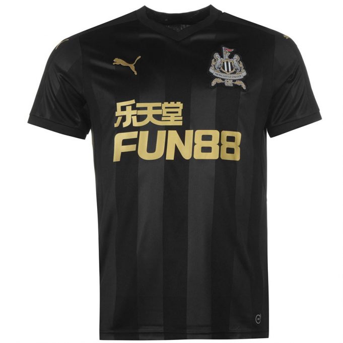Новая форма «Ньюкасла» 17/18 | Footykits.ru - Энциклопедия футбольной формы